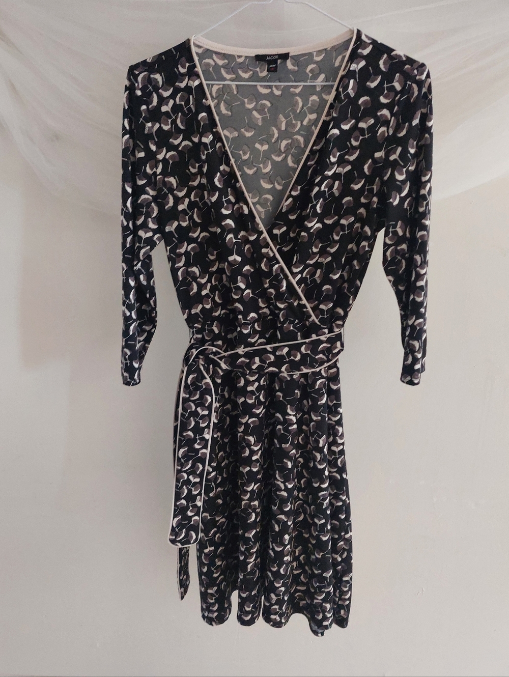Jacob Black Cream Ginkgo Leaf Print Faux Wrap Dress 3/4 Sleeve Midi Size Medium - Picture 13 of 14